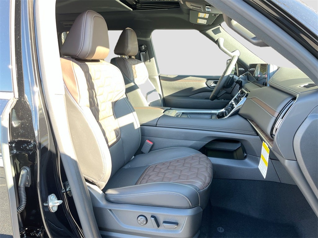 2025 Nissan Armada Platinum