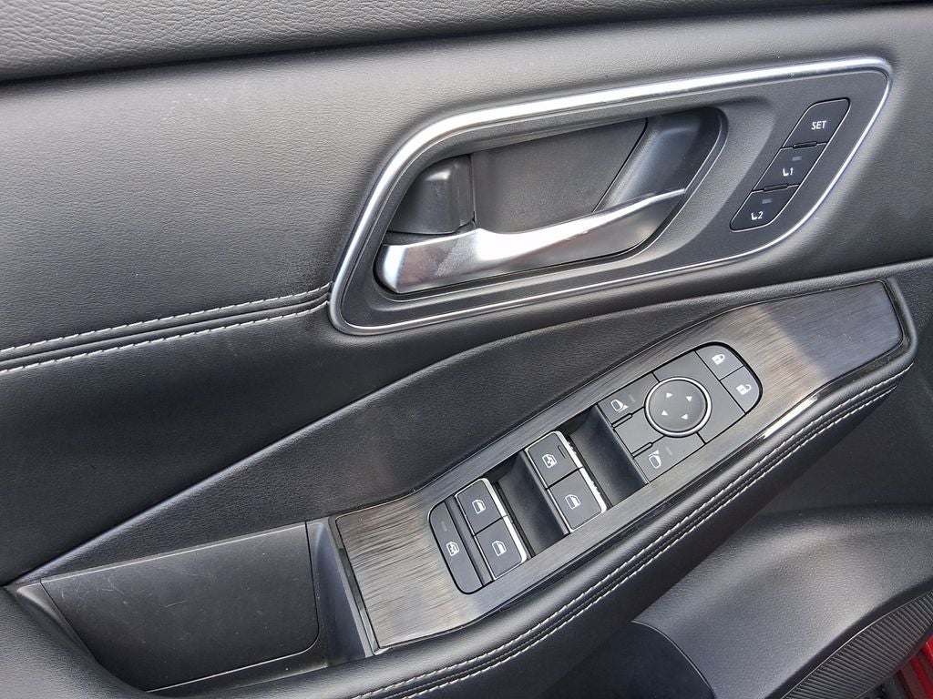 2025 Nissan Rogue Platinum
