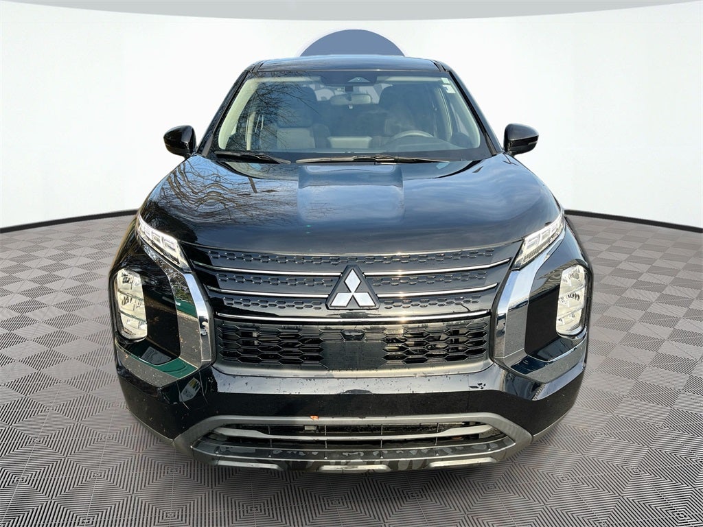 2024 Mitsubishi Outlander ES