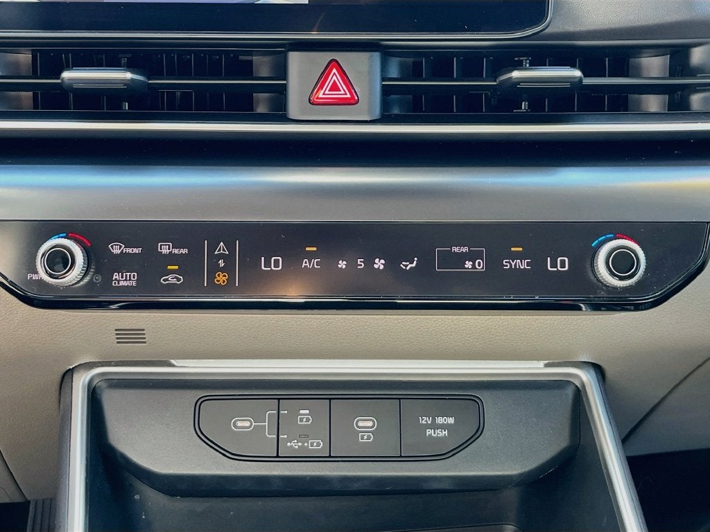 2025 Kia Carnival LXS